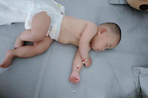 恩施没满月的宝宝